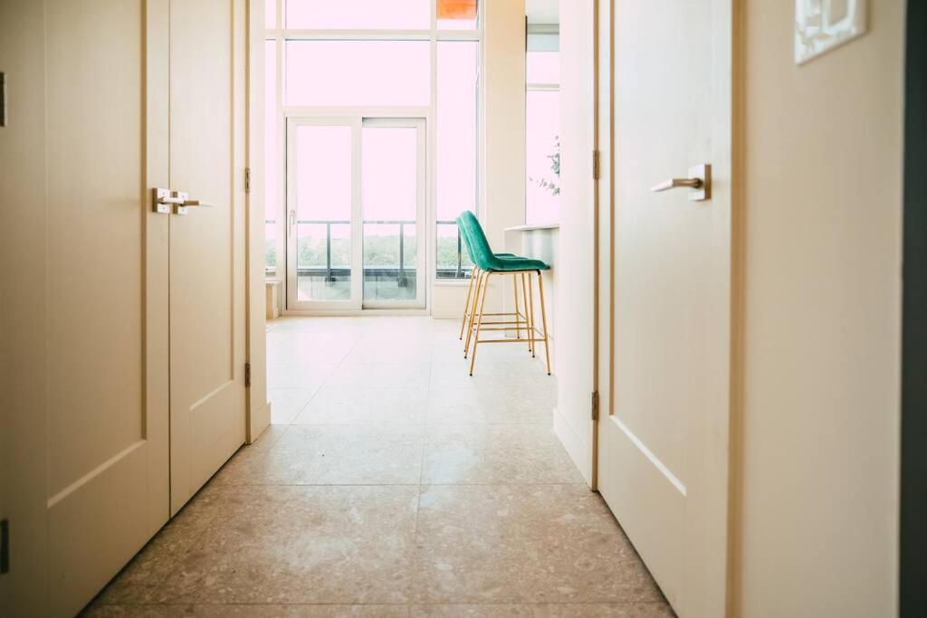 New Luxury 2Br Penthouse Apt In Central Halifax Kültér fotó